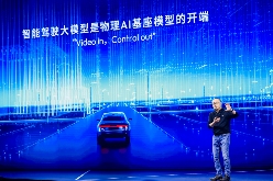 迈向智驾平权：技术支柱与机器人泛化的新里程