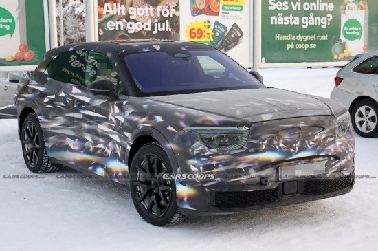 宾利第二款SUV谍照曝光 电动化转型再添新车型