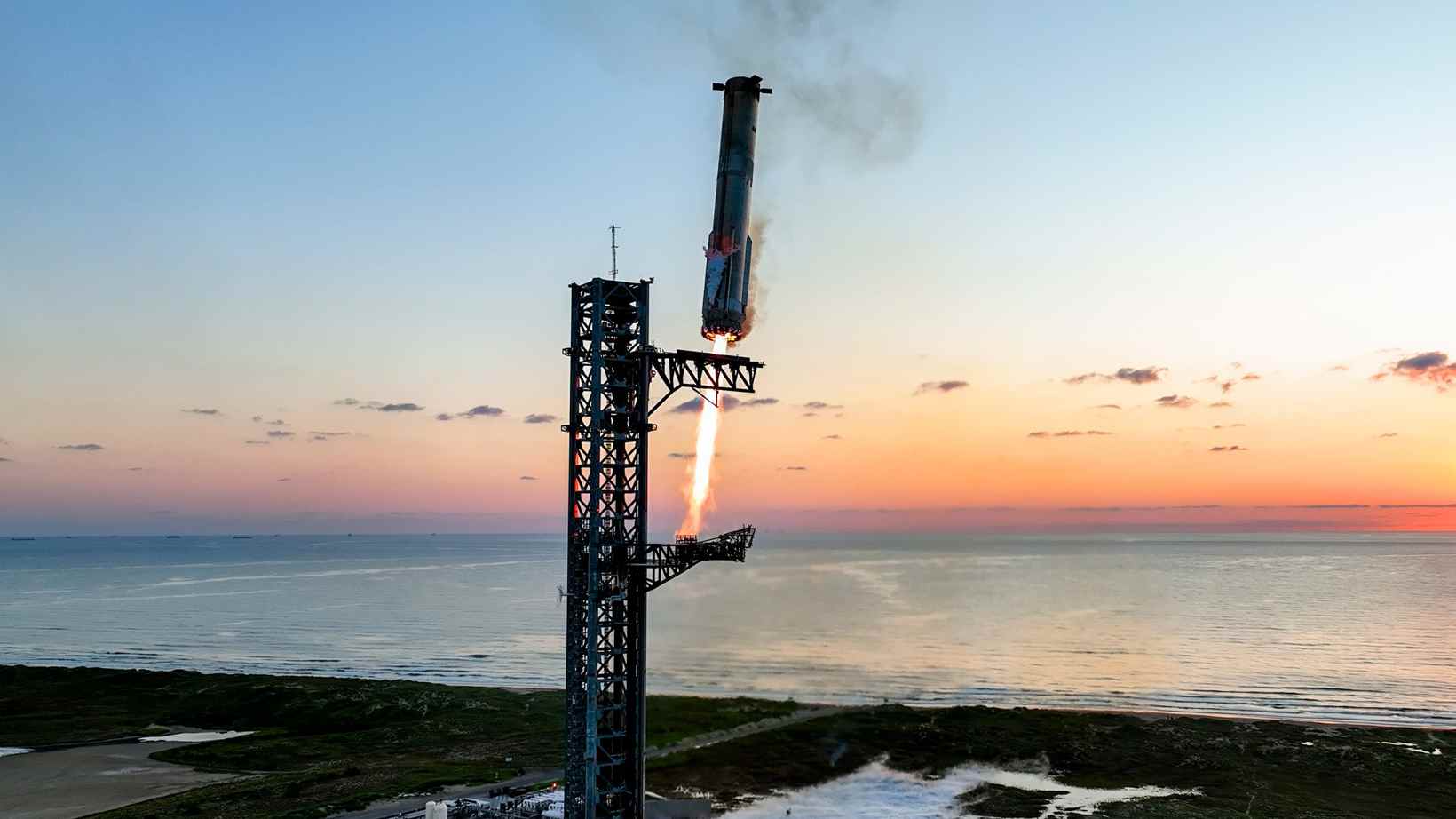 马斯克身家突破6000亿美元成全球首位，SpaceX上市估值达8000亿