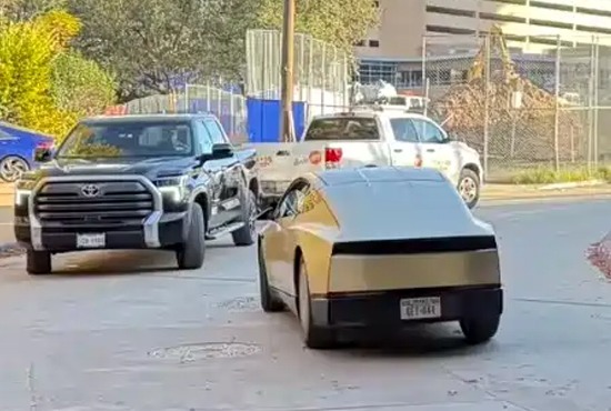 特斯拉Cybercab路测谍照曝光 无方向盘设计续航500公里 特斯拉Cybercab路测谍照曝光 无方向盘设计续航500公里