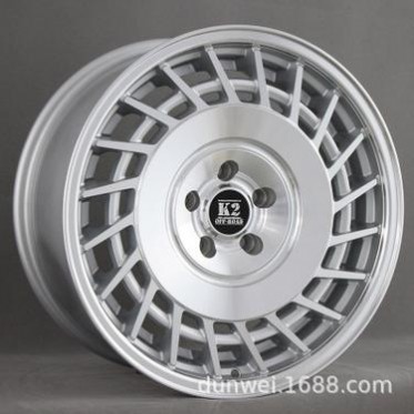 18寸铝合金轮毂改装升级指南，提升车辆外观性能表现