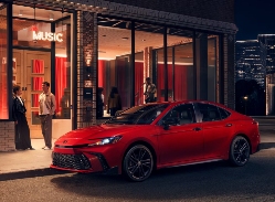 丰田将美国产凯美瑞引入日本,应对特朗普贸易逆差担忧 丰田将美国产凯美瑞引入日本,应对特朗普贸易逆差担忧