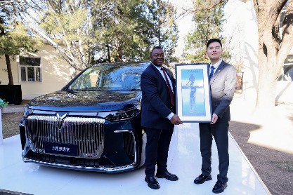 岚图梦想家成赞比亚使馆工作用车,高端MPV再获外交认可 岚图梦想家成赞比亚使馆工作用车,高端MPV再获外交认可