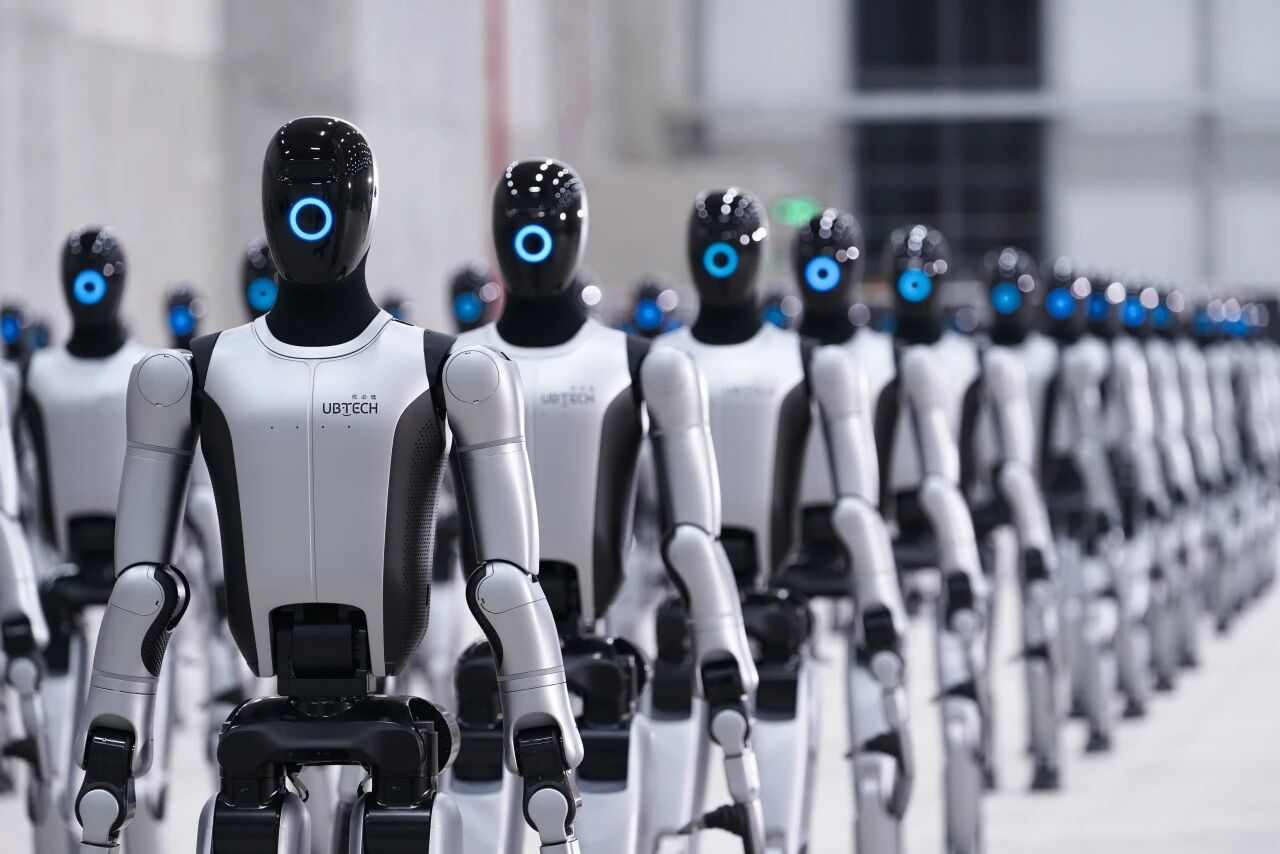 从 “造车” 到 “造人”：智驾供应商换道谋生？